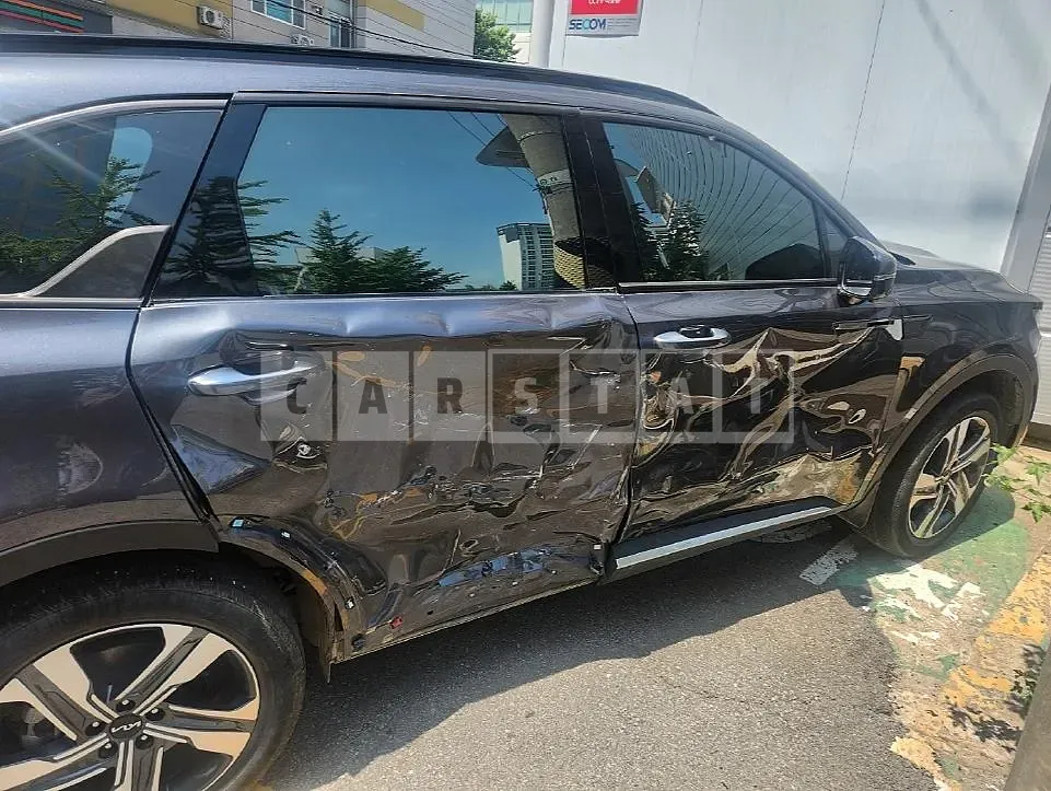 Photo 2 of 16: 2022 Kia Sorento Hybrid — Korean insurance auction