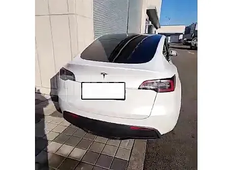 Photo 2 of 10: 2023 Tesla Model Y RWD, VIN LRWYGCFS8PC075740 — Korean insurance auction