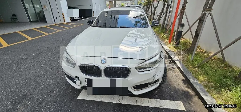 Photo 2 of 29: 2017 BMW 118d, VIN WBA1S5102H5G76748 — Korean insurance auction