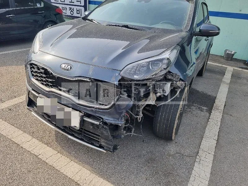 Photo 2 of 6: 2020 Kia Sportage 4WD — Korean insurance auction