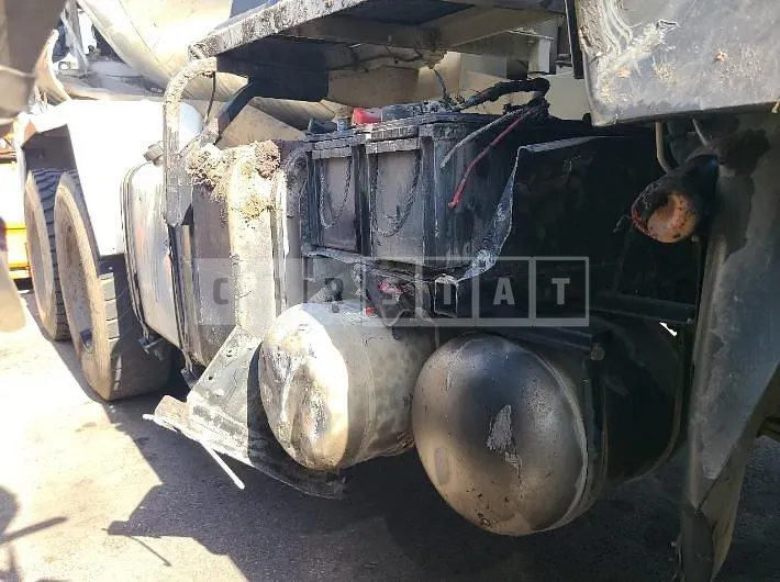 Photo 2 of 32: 2017 concrete mixer truck — Korean insurance auction