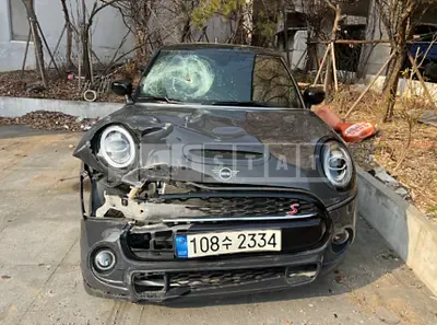 Photo 1 of 42: 2021 MINI Cooper S Five-Door — Korean insurance auction