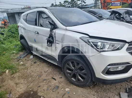 Photo 2 of 14: 2017 Hyundai Santa Fe — Korean insurance auction