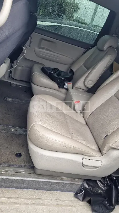 Photo 2 of 11: 2015 Kia Carnivals — Korean insurance auction