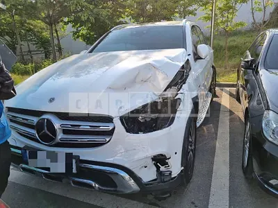Photo 1 of 32: 2021 Mercedes-Benz GLC300 e 4Matic, VIN W1N0G5DB9MF958649 — Korean insurance auction