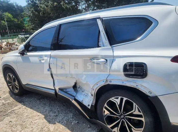 Photo 2 of 9: 2019 Hyundai Santa Fe TM — Korean insurance auction