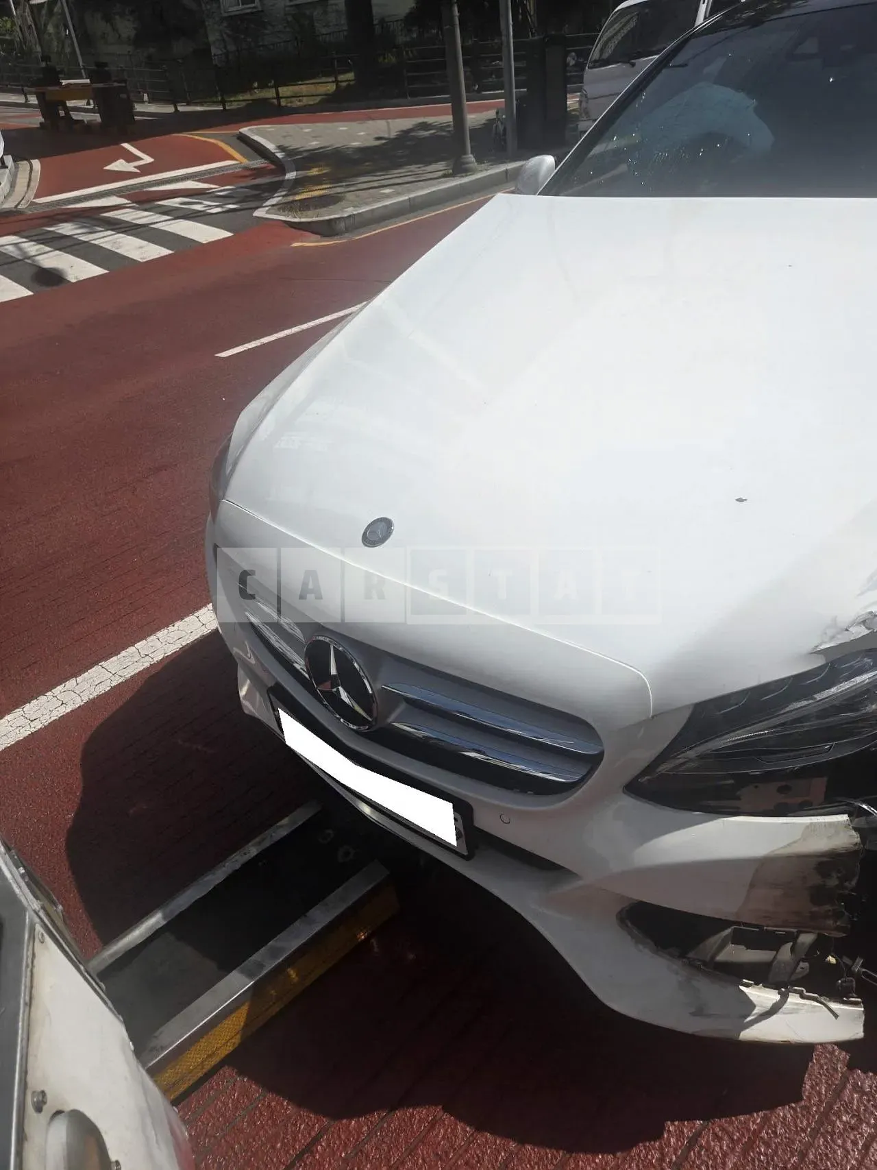Photo 2 of 9: 2015 Mercedes-Benz C200, VIN WDDWF4CB1FF139899 — Korean insurance auction