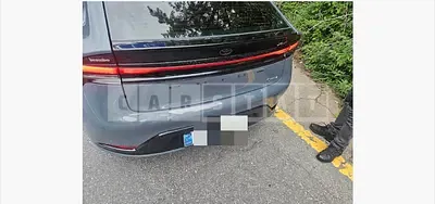 Photo 1 of 6: 2024 Toyota Prius 2WD — Korean insurance auction