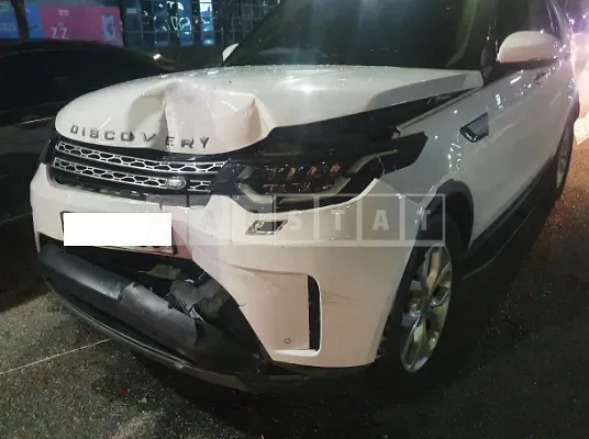 Photo 2 of 7: 2019 Land Rover Discovery SD4, VIN SALRA2BN0KA088143 — Korean insurance auction