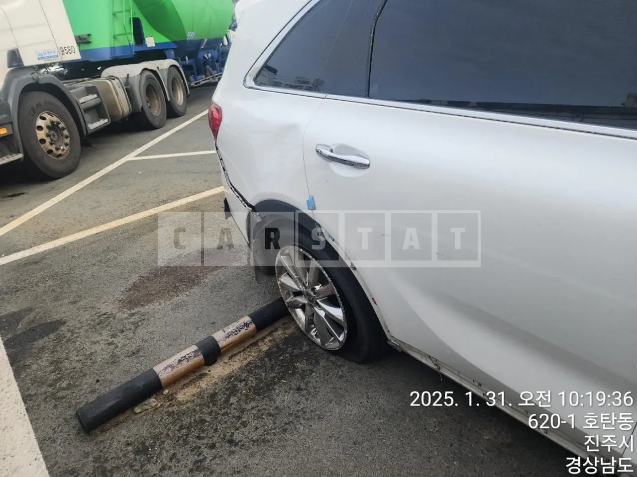 Photo 2 of 9: 2016 Kia Sorento, VIN KNAPH81BDGA205930 — Korean insurance auction