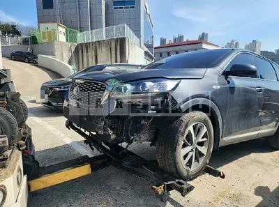 Photo 1 of 10: 2018 Kia Sorento, VIN KNAPF81BBJA436089 — Korean insurance auction