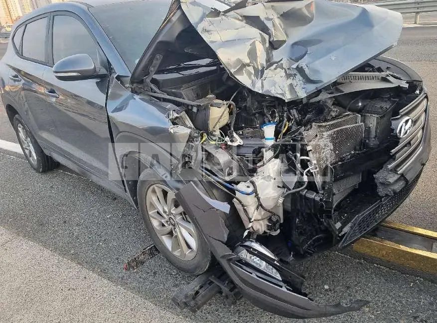 Photo 2 of 8: 2016 Hyundai Tucson TL — Korean insurance auction