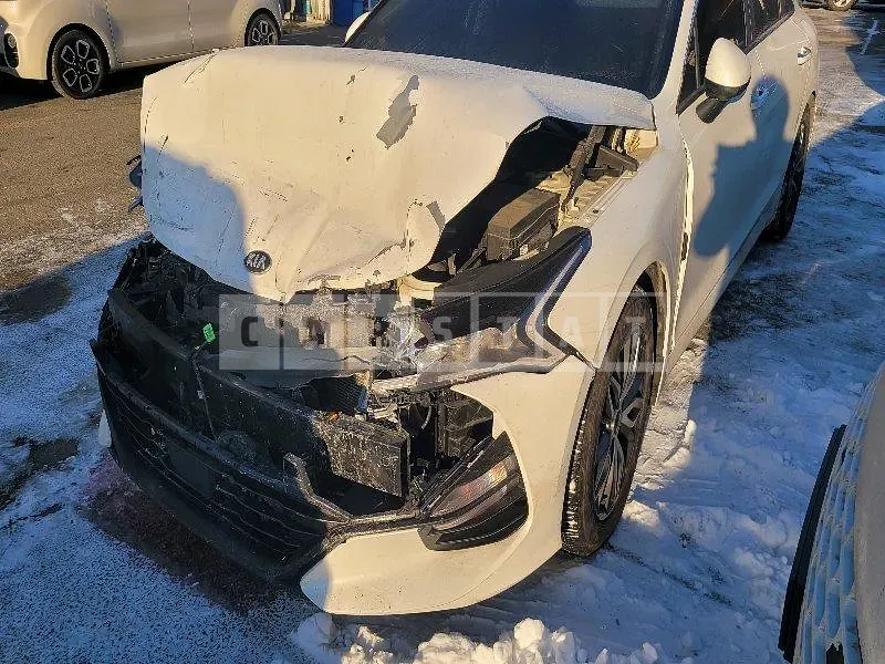 Photo 2 of 9: 2021 Kia K5 — Korean insurance auction