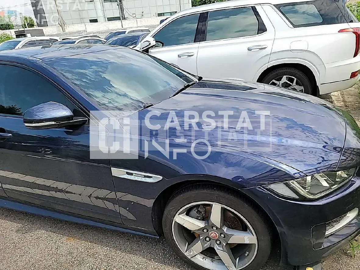 Photo 2 of 13: 2015 Jaguar XE 2.0d — Korean insurance auction