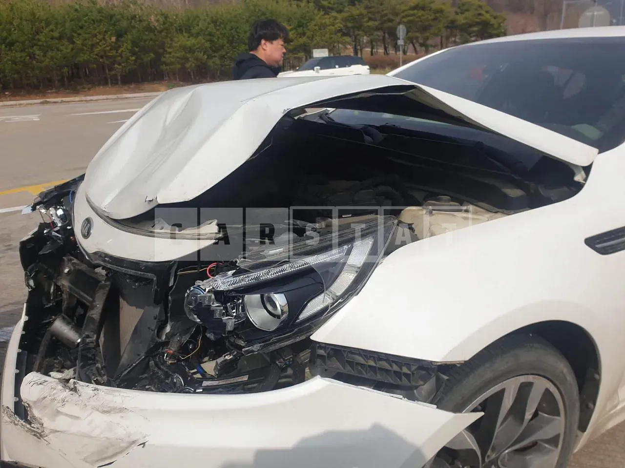 Photo 2 of 4: 2015 Kia K5, VIN KNAGM419BFA662059 — Korean insurance auction