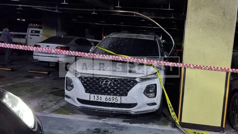 Photo 2 of 8: 2019 Hyundai Santa Fe, VIN KMHS581BBKU148626 — Korean insurance auction
