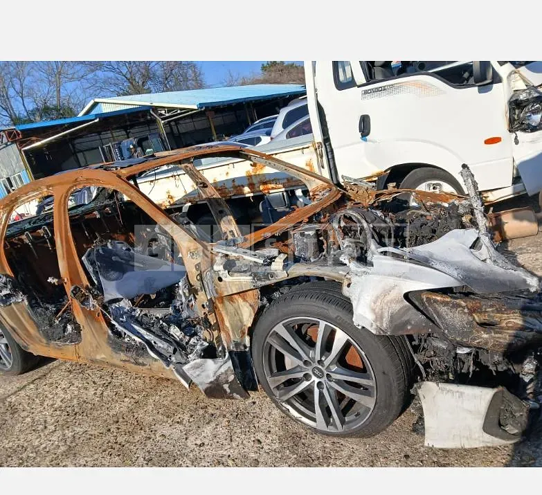 Photo 2 of 14: 2022 Audi A6 45 TFSI — Korean insurance auction