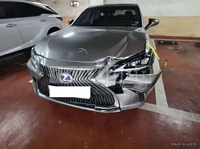 Photo 1 of 17: 2019 Lexus ES300h — Korean insurance auction