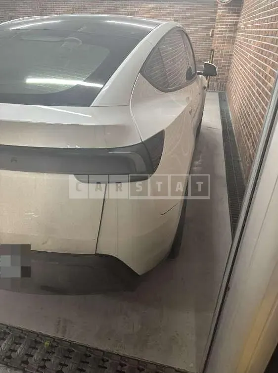 Photo 2 of 5: 2025 Tesla Model Y RWD — Korean insurance auction