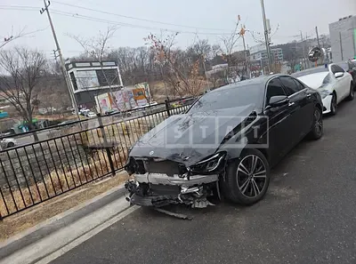 Photo 1 of 28: 2021 Mercedes-Benz E250 — Korean insurance auction