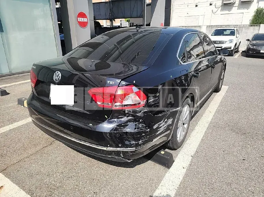 Photo 2 of 8: 2015 Volkswagen Passat 1.8 TSI — Korean insurance auction