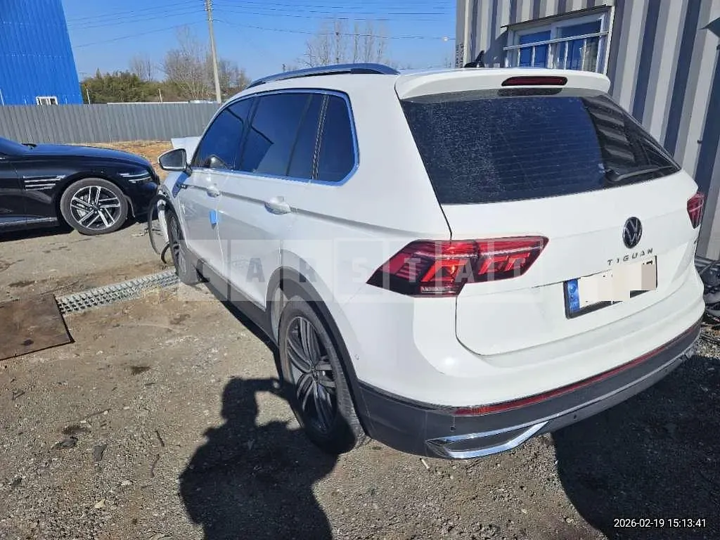 Photo 2 of 8: 2023 Volkswagen Tiguan 2.0 TDI 4MOTION — Korean insurance auction