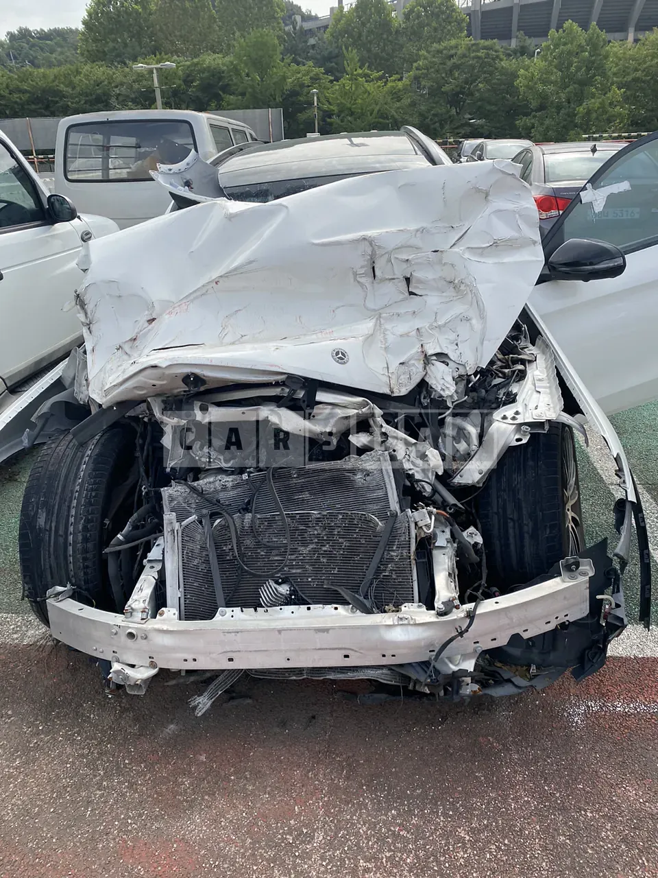 Photo 2 of 6: 2018 Mercedes-Benz GLC250d 4Matic — Korean insurance auction