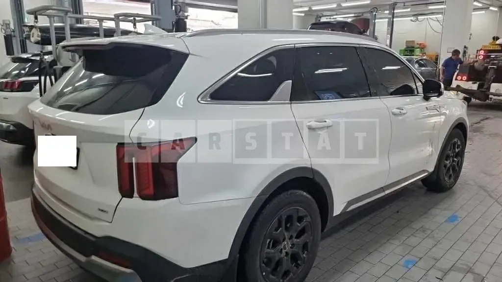 Photo 2 of 25: 2024 Kia Sorento, VIN KNARK81GBRA245479 — Korean insurance auction