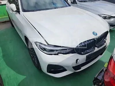 Photo 1 of 15: 2022 BMW 320e — Korean insurance auction