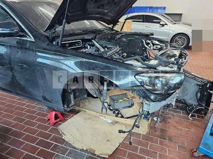 Photo 2 of 23: 2021 Mercedes-Benz E350 4Matic, VIN W1KZF8GB8MA989683 — Korean insurance auction