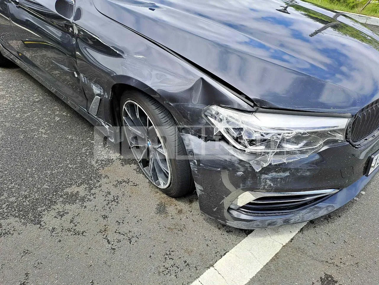 Photo 2 of 12: 2019 BMW 520i Luxury, VIN WBAJK9103LBR78581 — Korean insurance auction