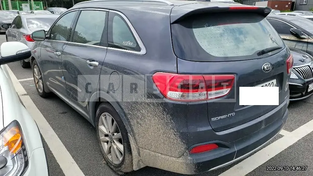 Photo 2 of 10: 2016 Kia Sorento, VIN KNAPH81ABGA130346 — Korean insurance auction
