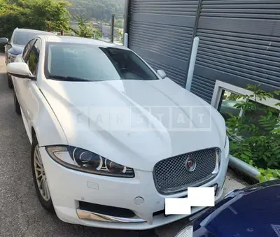 Photo 1 of 8: 2015 Jaguar XF 2.2d — Korean insurance auction