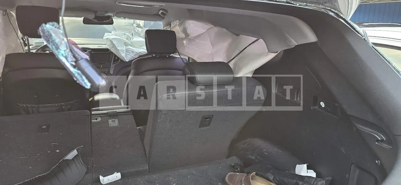Photo 2 of 16: 2015 Hyundai Santa Fe, VIN KMHSW81UBFU457779 — Korean insurance auction