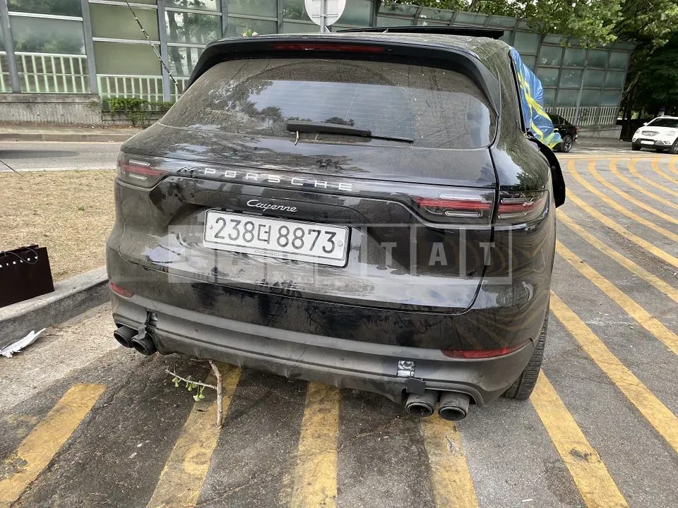 Photo 2 of 6: 2019 Porsche Cayenne 3.0 — Korean insurance auction