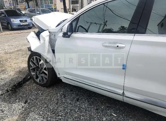 Photo 2 of 18: 2021 Hyundai Santa Fe — Korean insurance auction