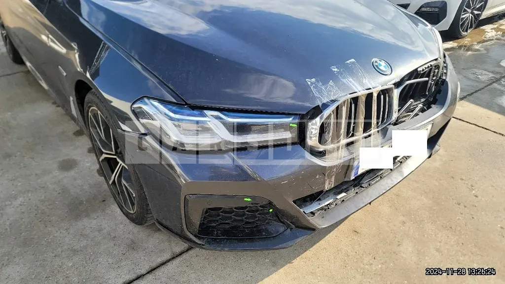 Photo 2 of 50: 2023 BMW 530e — Korean insurance auction