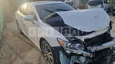 Photo 1 of 18: 2017 Lexus ES300h, VIN JTHBW1GG5H2147901 — Korean insurance auction