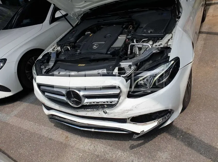 Photo 2 of 19: 2020 Mercedes-Benz E 300 — Korean insurance auction