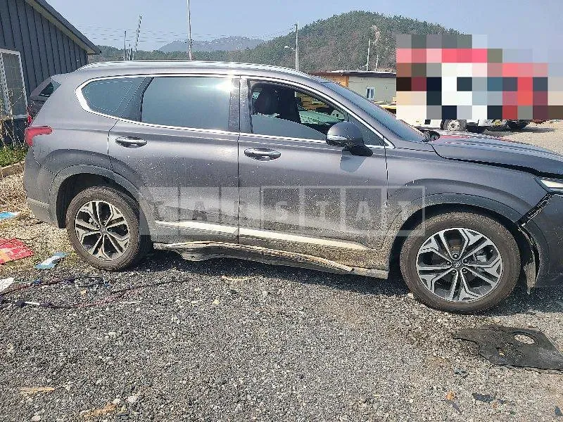 Photo 2 of 33: 2018 Hyundai Santa Fe TM — Korean insurance auction