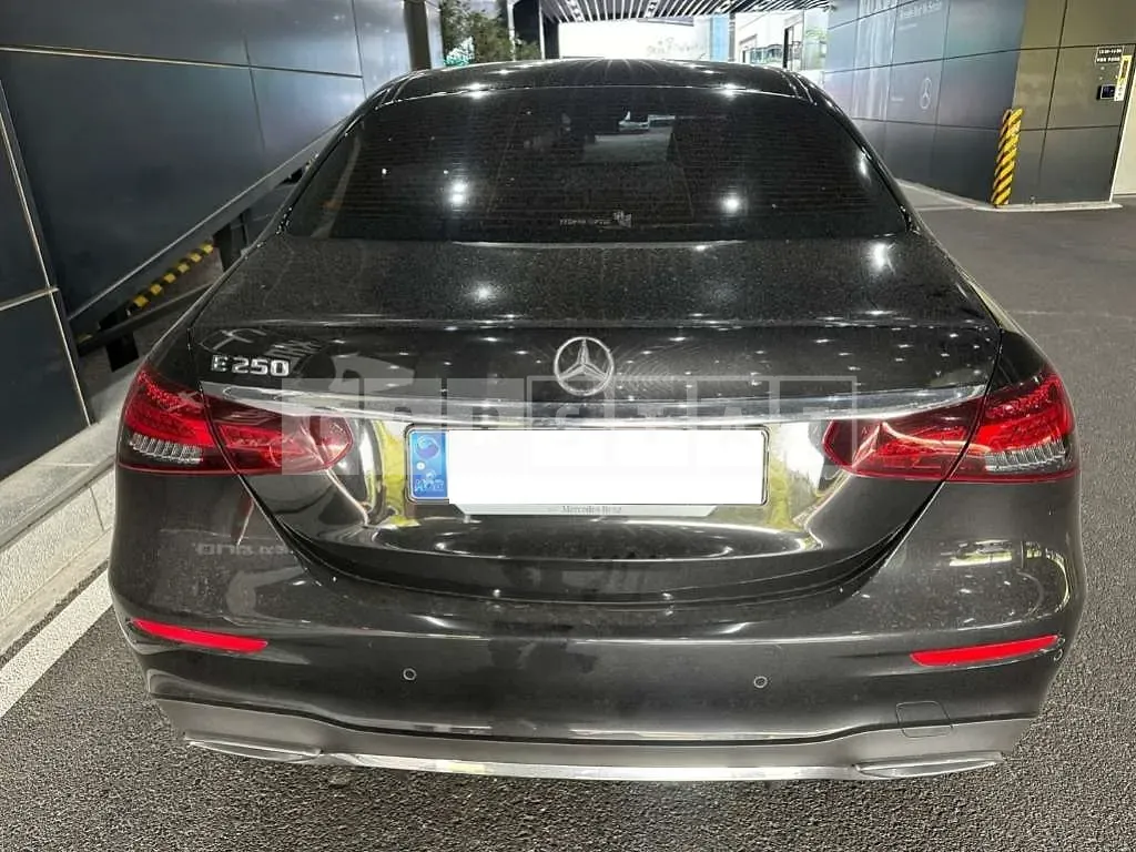 Photo 2 of 50: 2023 Mercedes-Benz E250 — Korean insurance auction