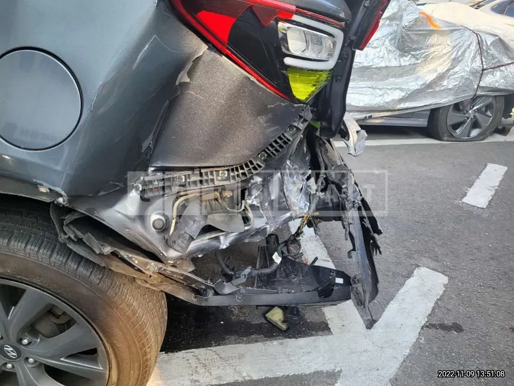 Photo 2 of 9: 2018 Hyundai Santa Fe, VIN KMHSW81XBJU783709 — Korean insurance auction