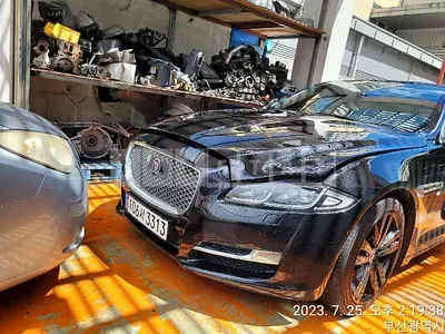 Photo 1 of 4: 2017 Jaguar XJ 3.0SC, VIN SAJAJ26D8H8W06278 — Korean insurance auction
