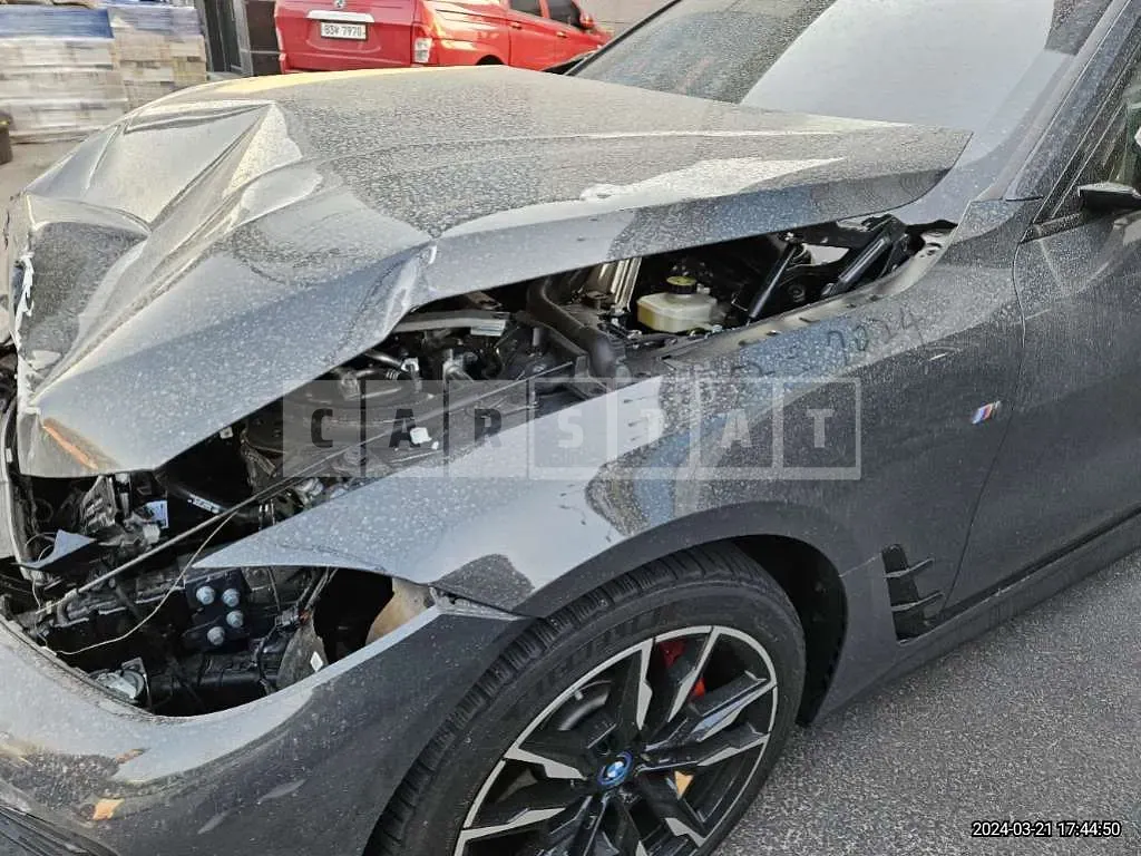 Photo 2 of 50: 2024 BMW i4 M50, VIN WBY31AW0XRFR70017 — Korean insurance auction