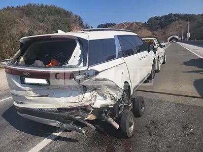 Photo 1 of 27: 2021 Kia Carnival, VIN KNANC81BBMS057836 — Korean insurance auction