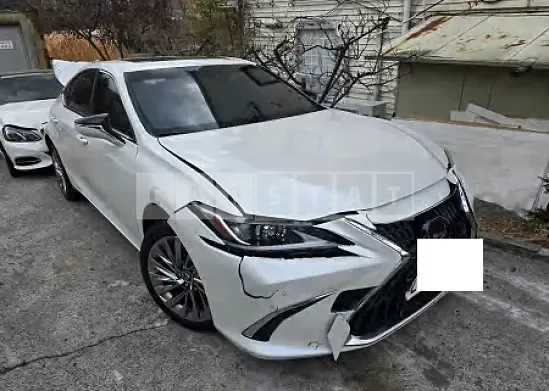Photo 2 of 17: 2023 Lexus ES300h — Korean insurance auction