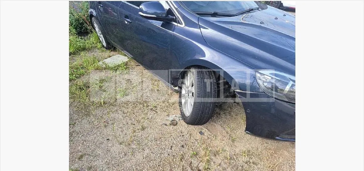 Photo 2 of 59: 2015 Volvo V40D2 — Korean insurance auction