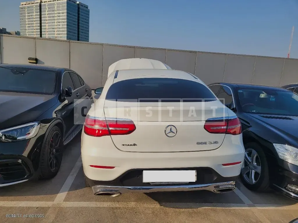 Photo 2 of 9: 2019 Mercedes-Benz GLC 300 4Matic Coupe, VIN WDC0J4KBXKF528657 — Korean insurance auction