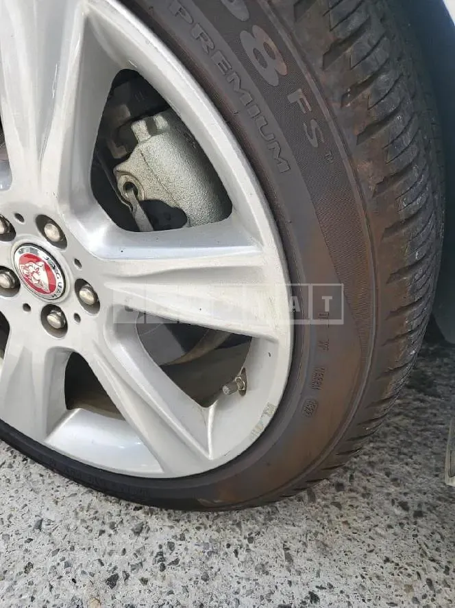 Photo 2 of 4: 2018 Jaguar (parts) XE 20d Wheels — Korean insurance auction