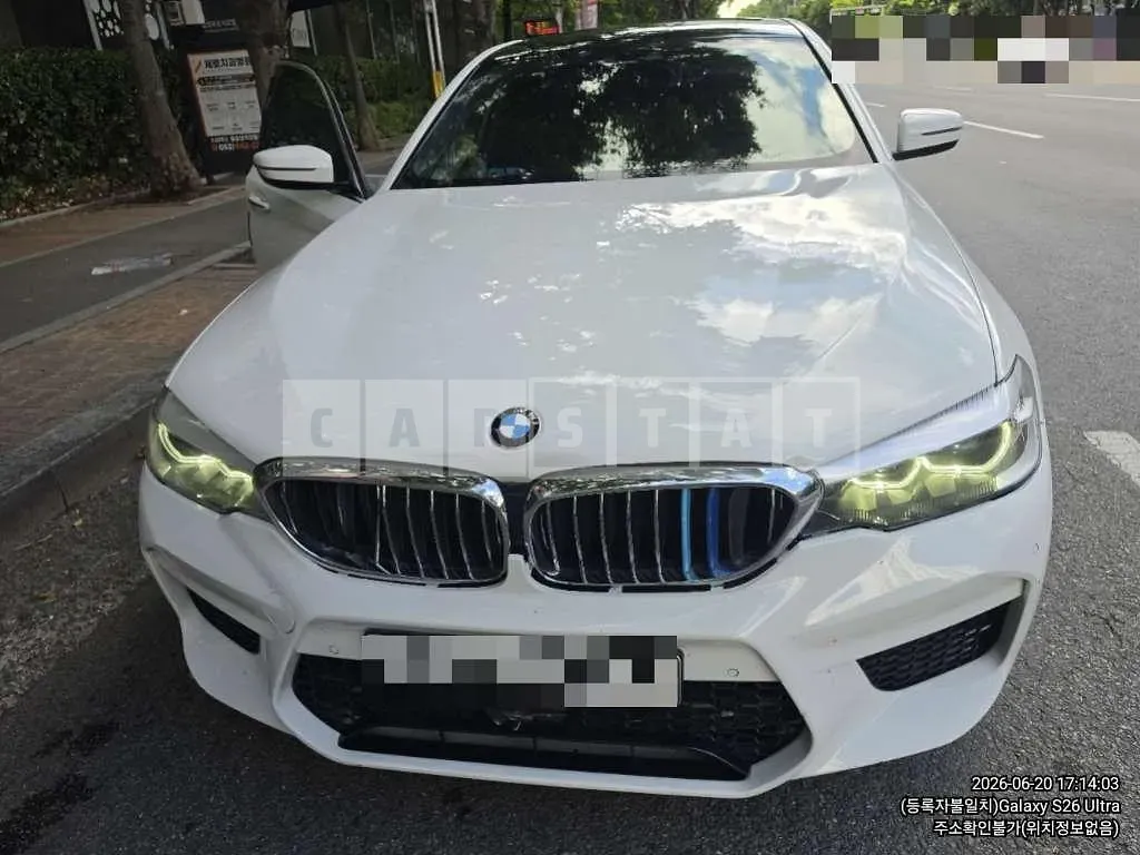Photo 2 of 25: 2018 BMW 520i — Korean insurance auction
